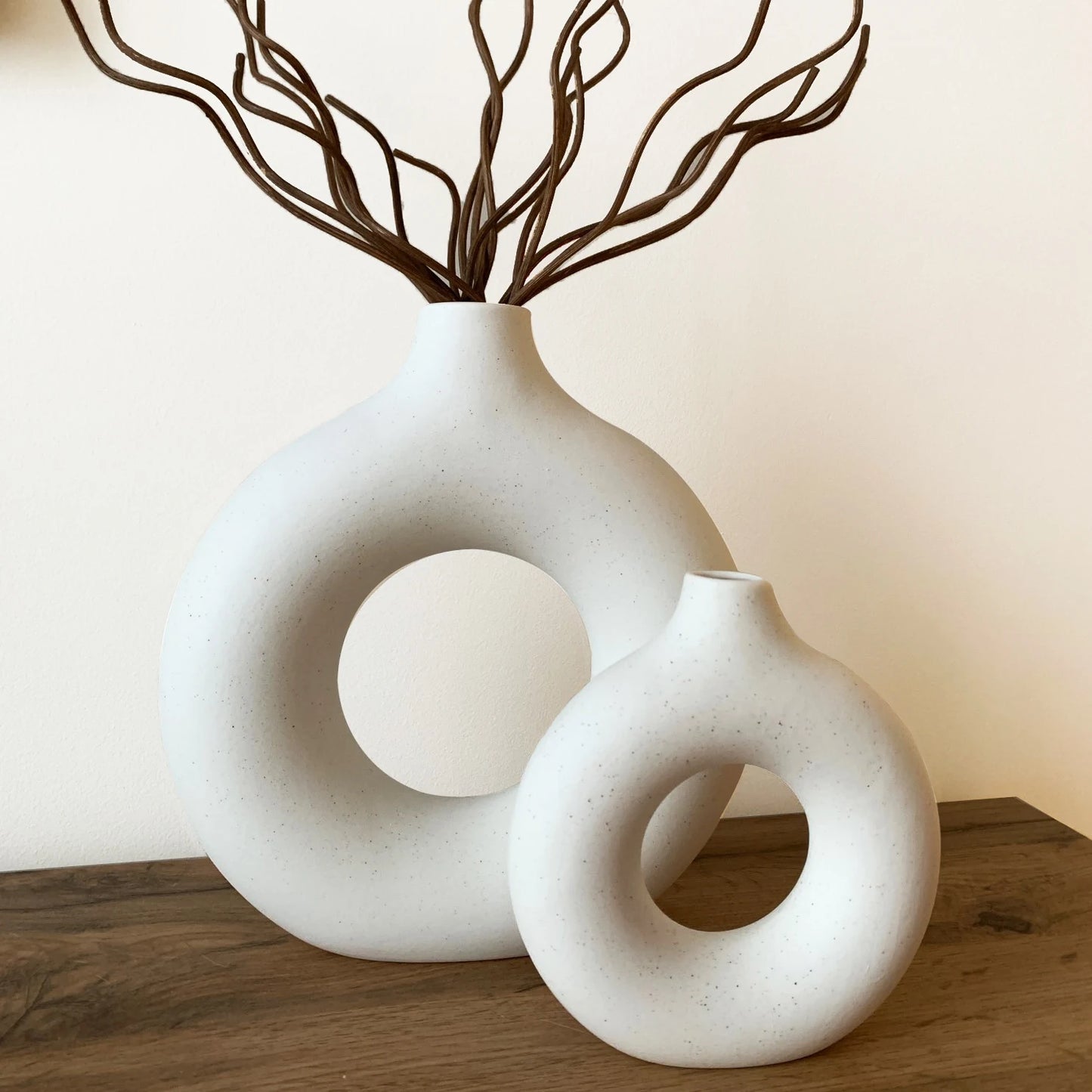 Nordic Hollow Donut Ceramic Vase – Modern Circular Flower Pot for Home & Office Decor