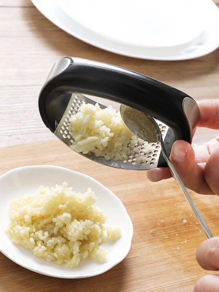 Stainless Steel Garlic Press – Manual Handheld Mincer for Kitchen & Cooking Prep