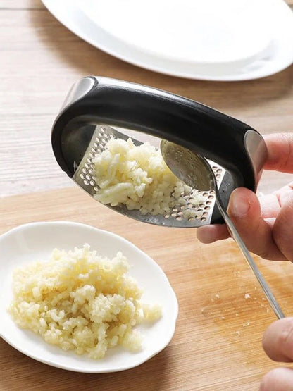 Stainless Steel Garlic Press – Manual Handheld Mincer for Kitchen & Cooking Prep