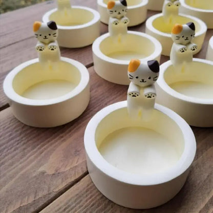 Cute Kitten Candle Holder – Aromatherapy Resin Figurine for Desktop & Home Decor