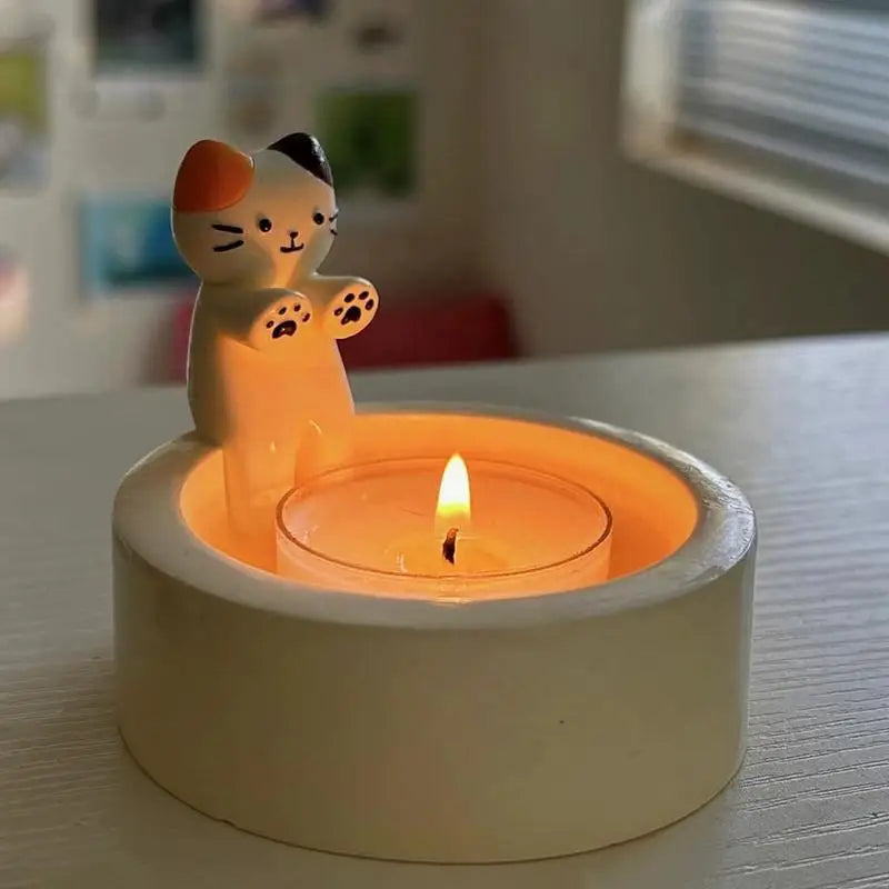 Cute Kitten Candle Holder – Aromatherapy Resin Figurine for Desktop & Home Decor
