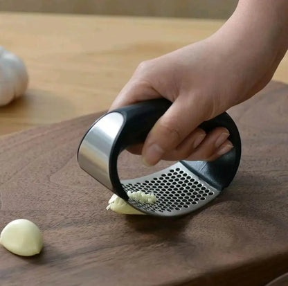 Stainless Steel Garlic Press – Manual Handheld Mincer for Kitchen & Cooking Prep